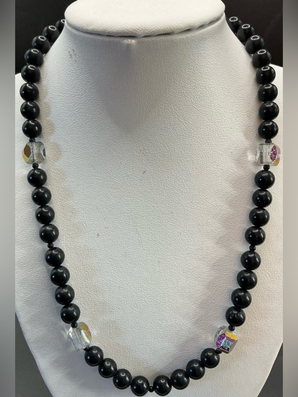 VINTAGE JAPAN BLACK AND SMOKE BEAD ADJUSTABLE 20 INCH STRAND NECKLACE